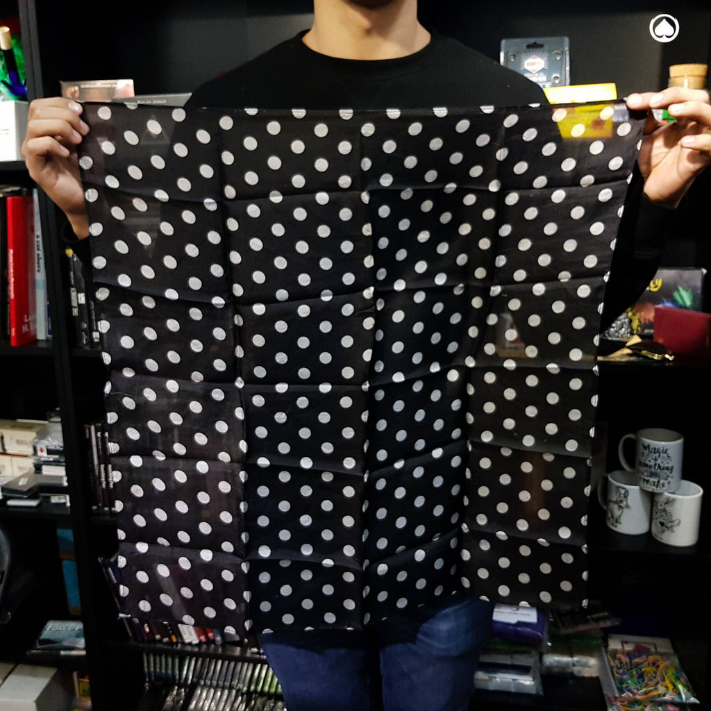 Pañuelo Negro con Lunares Blancos